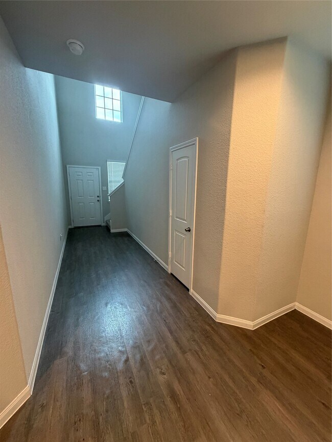 Building Photo - 3591 Cannon Dr