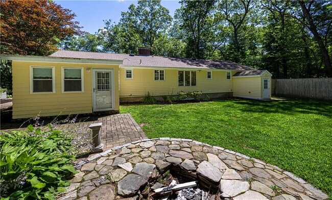Building Photo - 39 Blueberry Ln