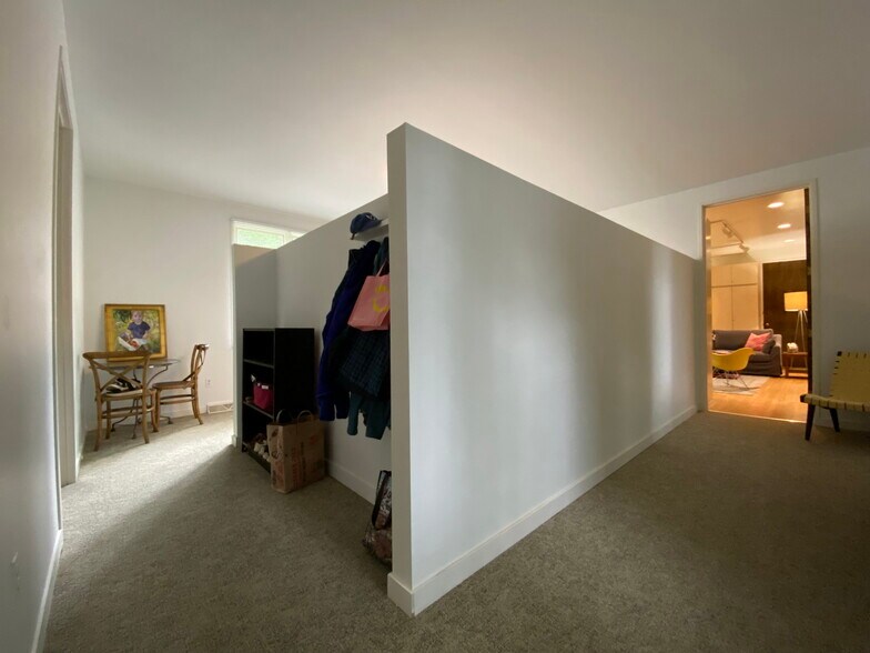Building Photo - 2280 Tudor Dr