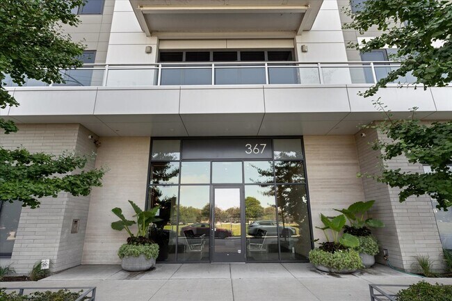 Building Photo - 367 W Locust St