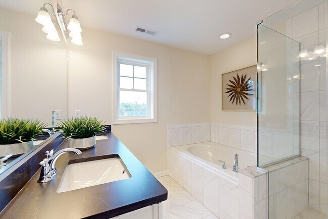 Building Photo - 129 Cold Brk Dr