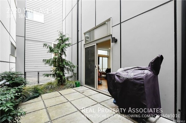 Building Photo - 2220 Yale Ave. E.