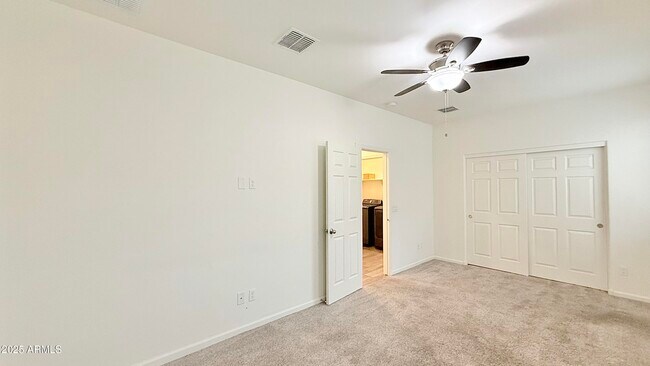 Building Photo - 5420 W Desert Hollow Dr
