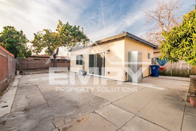 Building Photo - 6221 Fishburn Ave