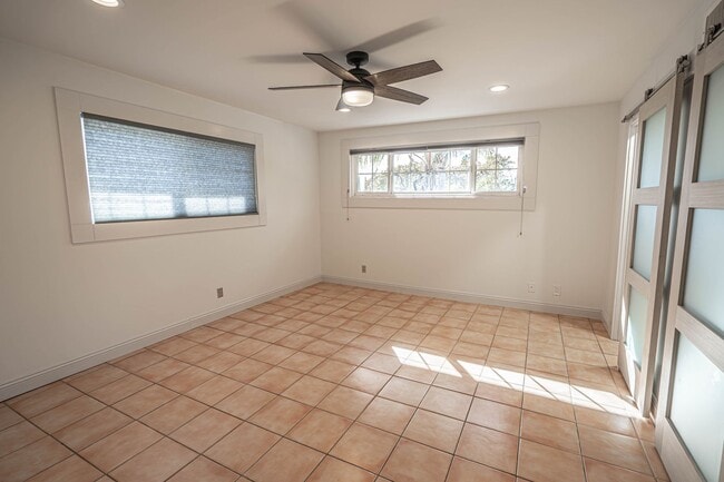 Building Photo - 3 Bedroom Pool Home for Rent in Granada Hi...