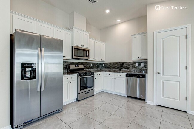 Building Photo - Like New In Nassau Crossing!