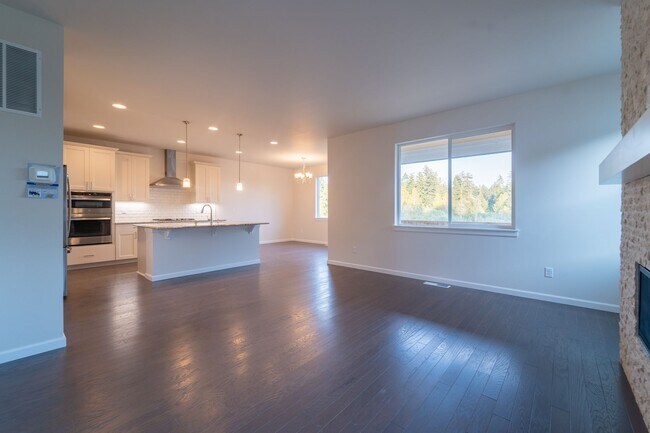 Building Photo - 4 Bed/3.5 Bath in Gig Harbor WA