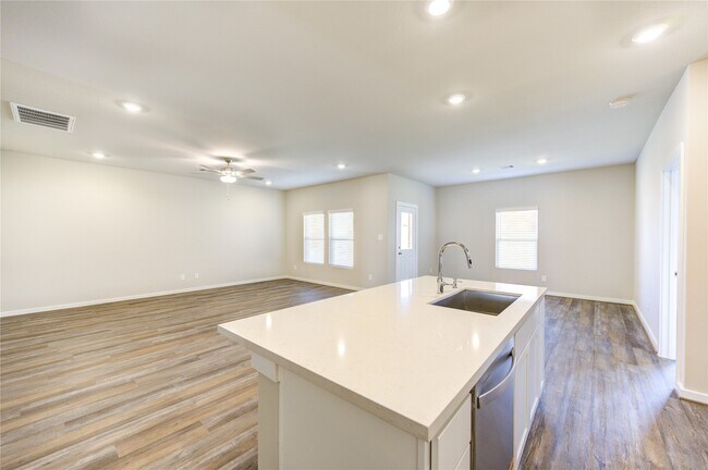 Building Photo - 6219 Lost Rdg Ln