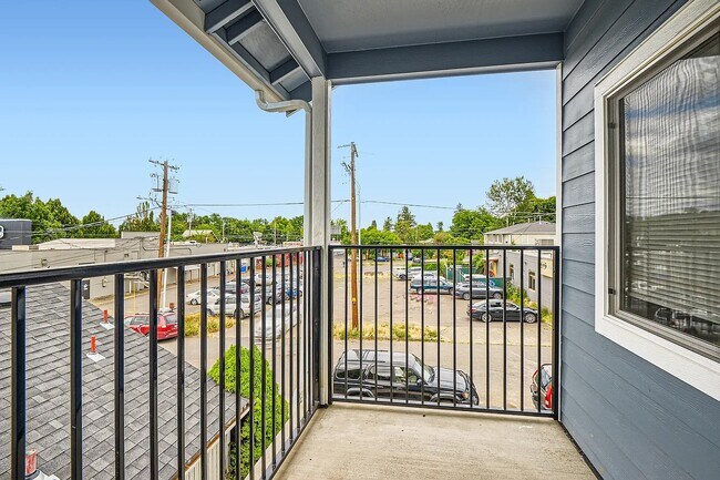 Building Photo - 4783 NE 108th Ave