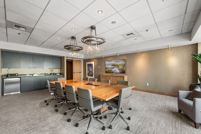 Building Photo - Luxury 2 Bed 1.75 Bath Furnished Downtown Seattle Condo with Stunning Views