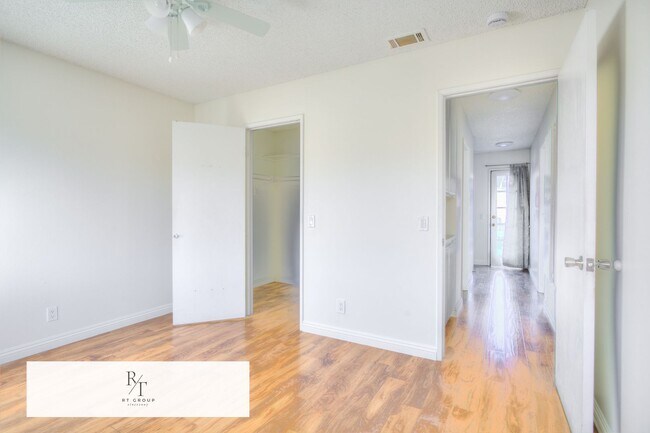 Building Photo - Walnut Valley Unified School District