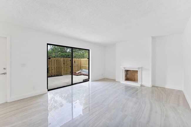Building Photo - 1624 Forest Lakes Cir