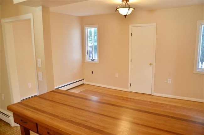 Building Photo - 15 Halsey St