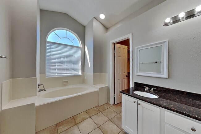Building Photo - 7619 Almond Springs Dr