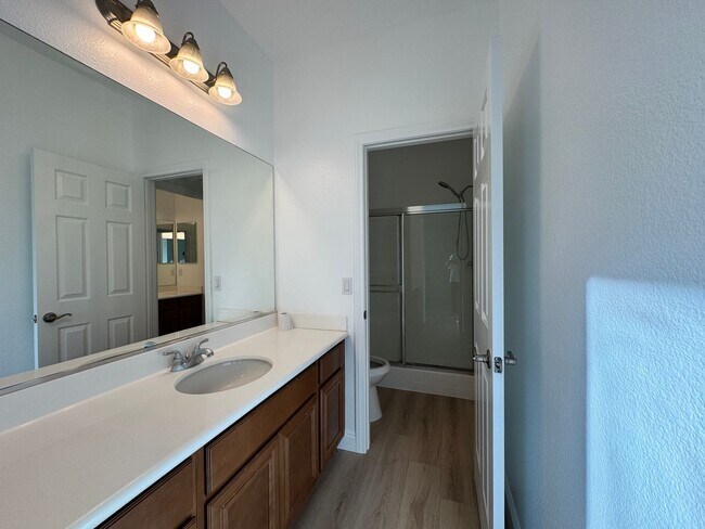 Building Photo - Spacious 6-Bedroom Estate in the Heart of Eastvale