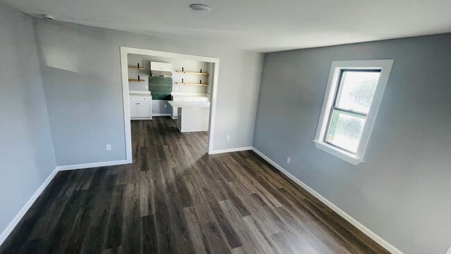 Building Photo - 809 Arnold Ave