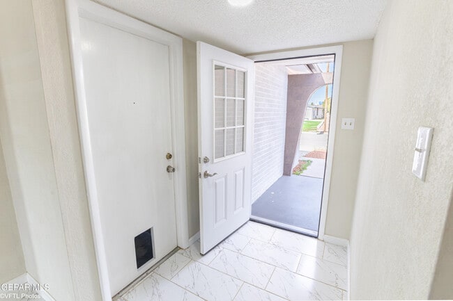 Building Photo - 7304 Gran Vida Dr