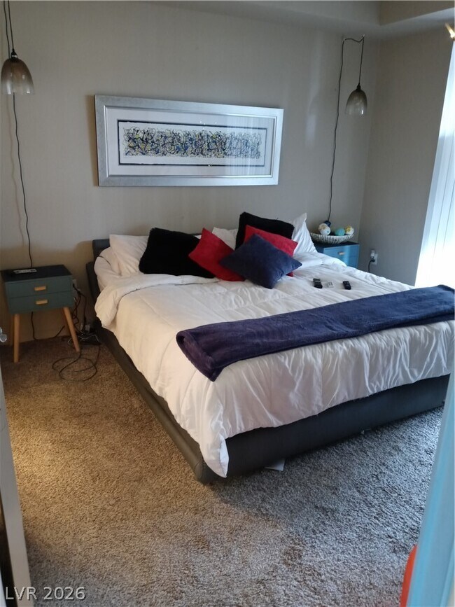 Building Photo - 31 E Agate Ave