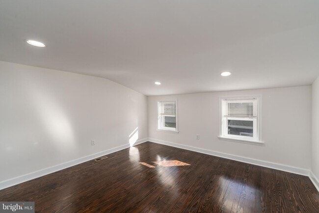 Building Photo - 116 S Durham St