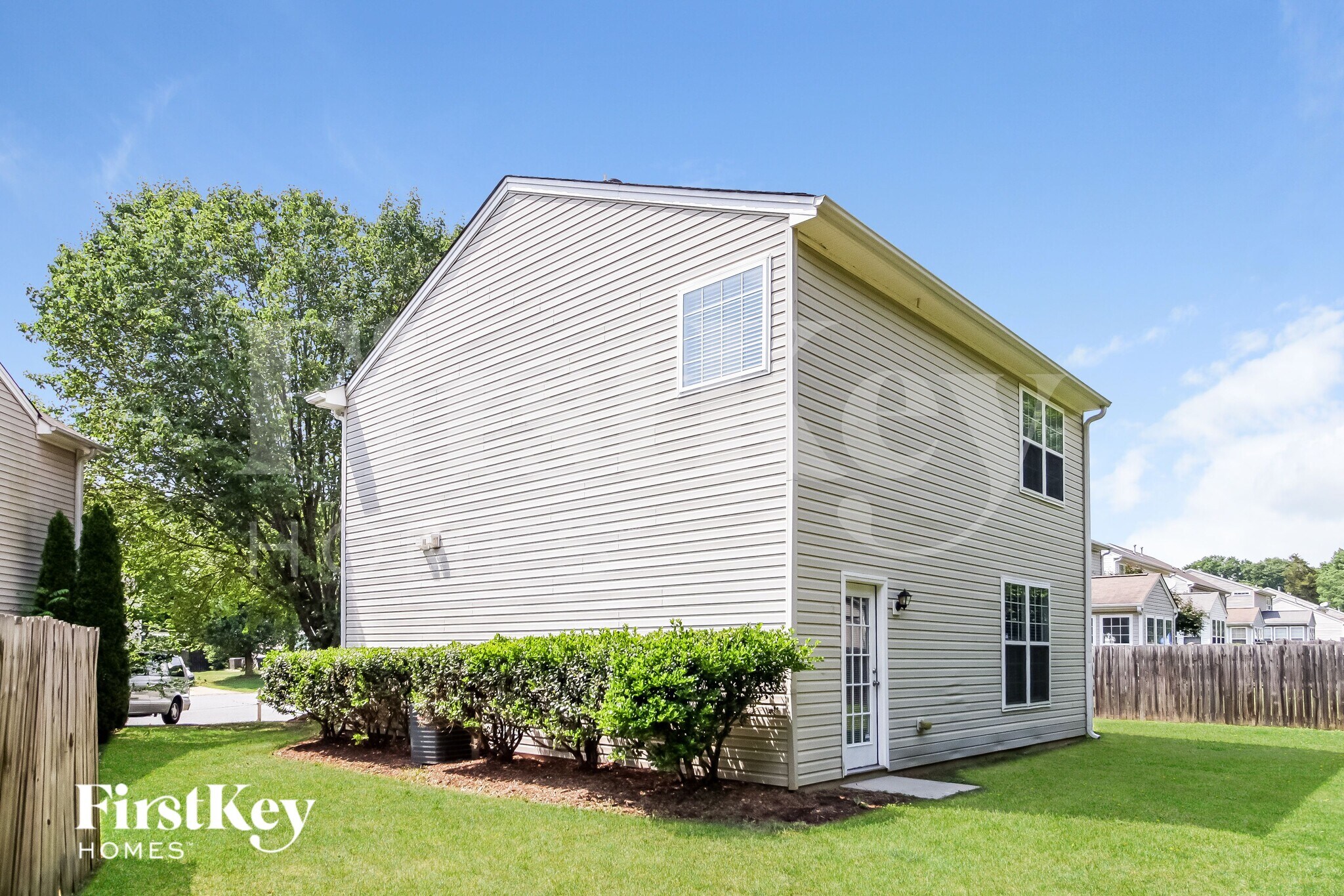 Building Photo - 6063 Parkside Cir