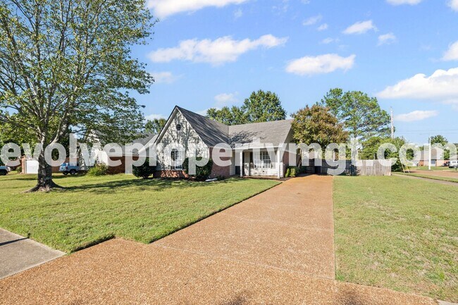 Building Photo - 8608 Port Douglas Dr