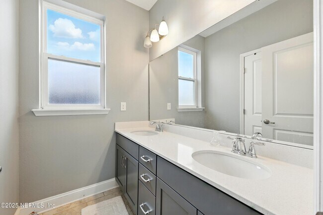 Building Photo - 474 Convex Ln