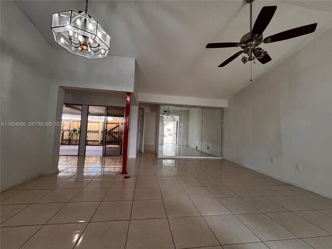 Building Photo - 819 NE 214th Ln