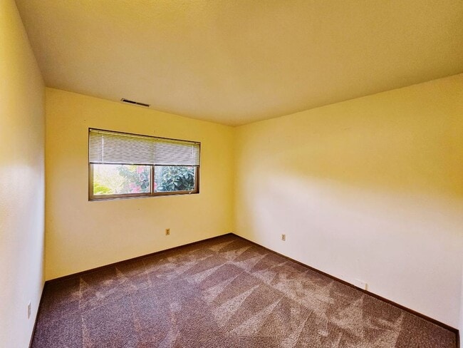 Building Photo - 4 Bed 2.5 Bath Kirkland - Lake WA Schools