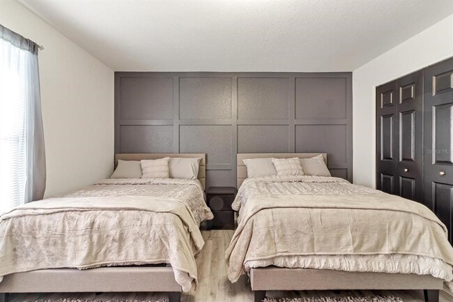 Building Photo - 16748 Lazy Breeze Loop