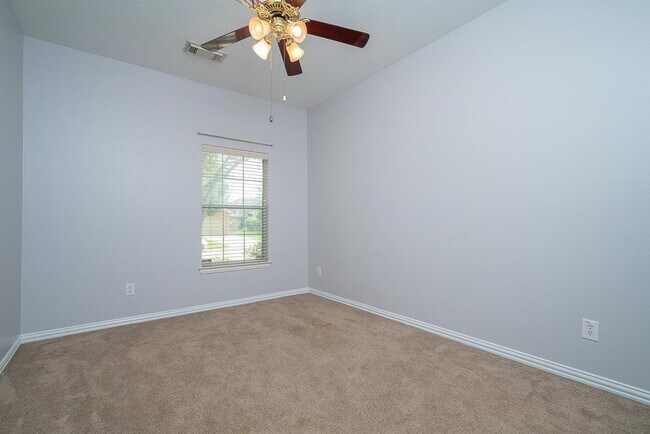 Building Photo - 7415 Vine Grove Ct