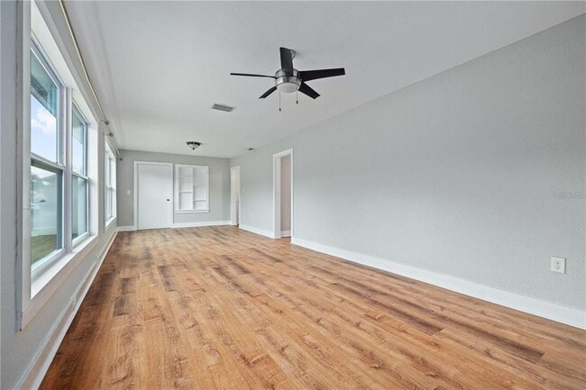 Building Photo - 3818 W Euclid Ave