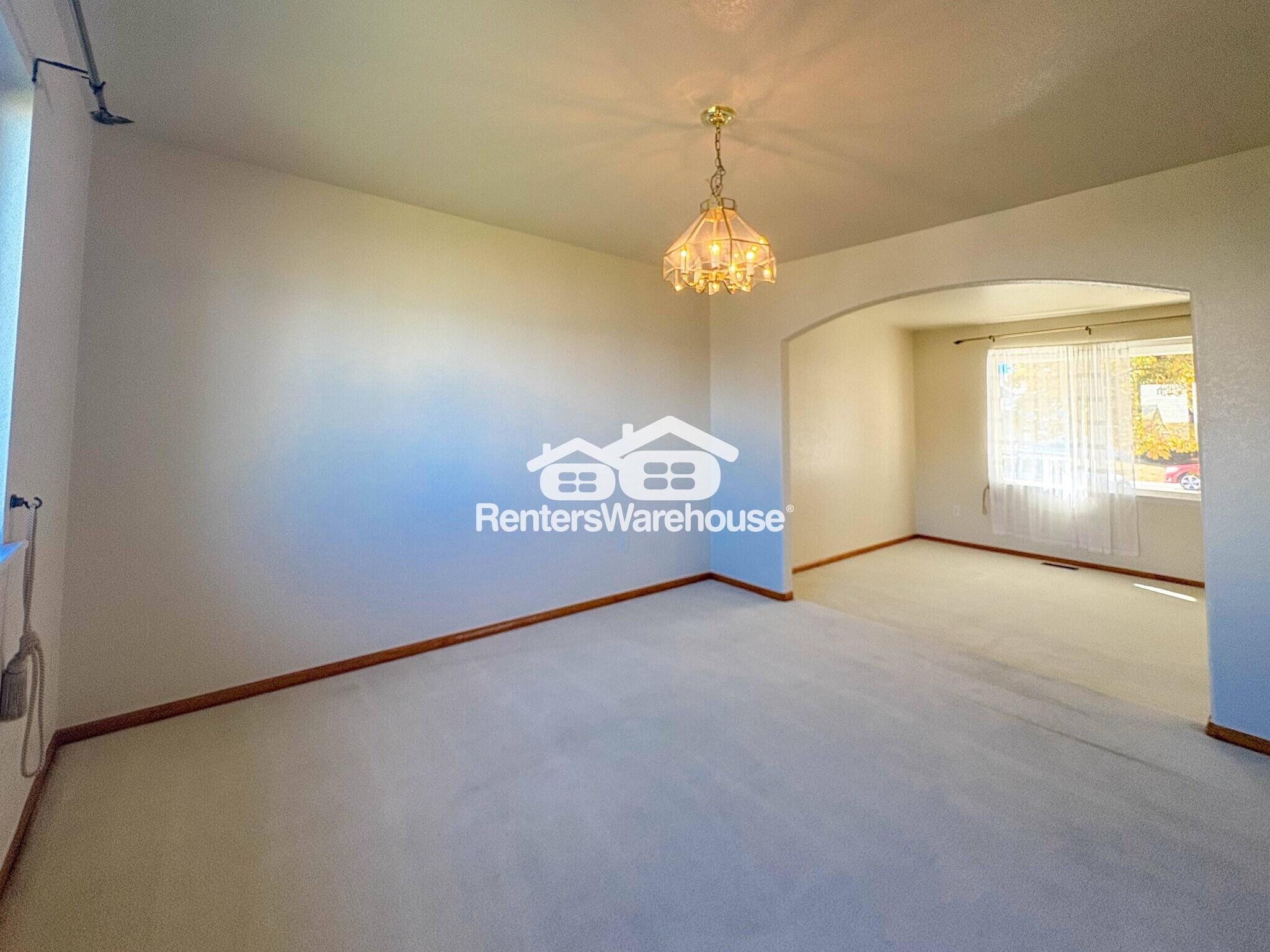 Building Photo - 4392 Deephaven Ct