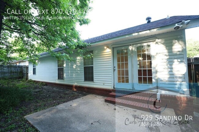 Building Photo - 929 Sandino Dr