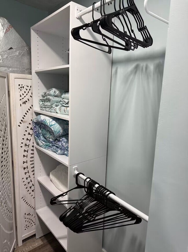 Building Photo - 3839 Sandstone Ct