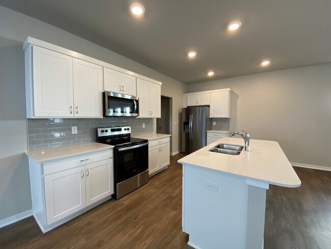 Building Photo - 3016 NW Northwood Ln