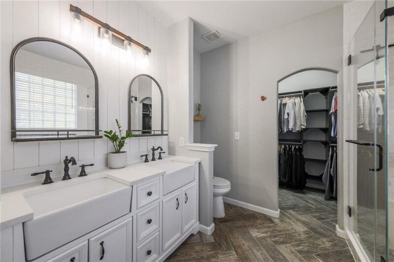 Building Photo - 529 Trinity Bend