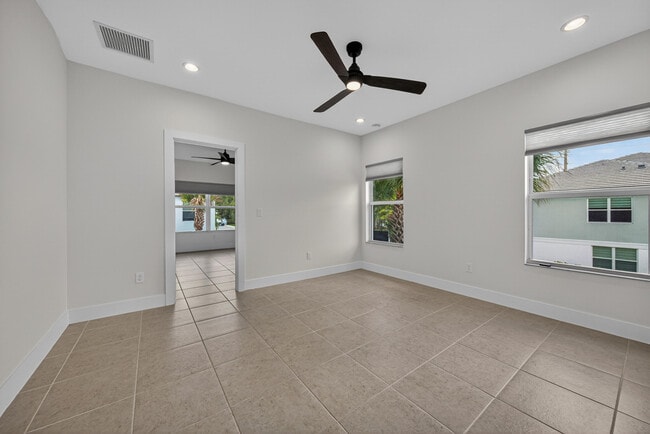 Building Photo - 1817 Sanderling Dr