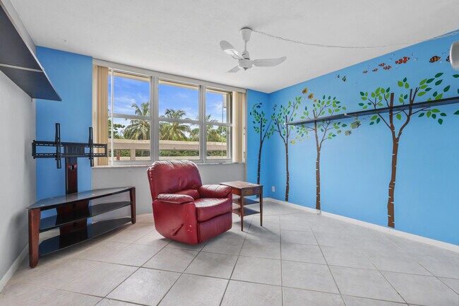 Building Photo - 2121 N Ocean Blvd