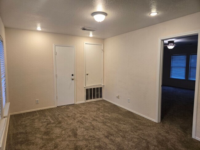 Building Photo - 5022 Coral Flounder