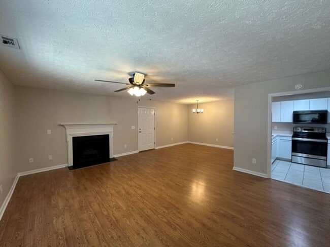 Building Photo - Lovely 2 Bed, 2 Bath Condo in Karen Lakes