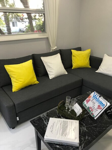 Building Photo - 15061 SW 89th Ct