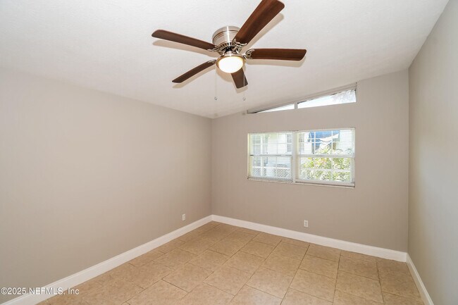 Building Photo - 7613 Crest Dr N