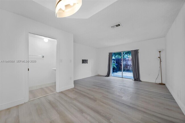 Building Photo - 14260 SW 121st Pl