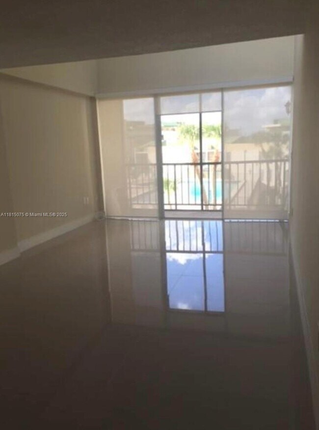 Building Photo - 8810 Fontainebleau Blvd