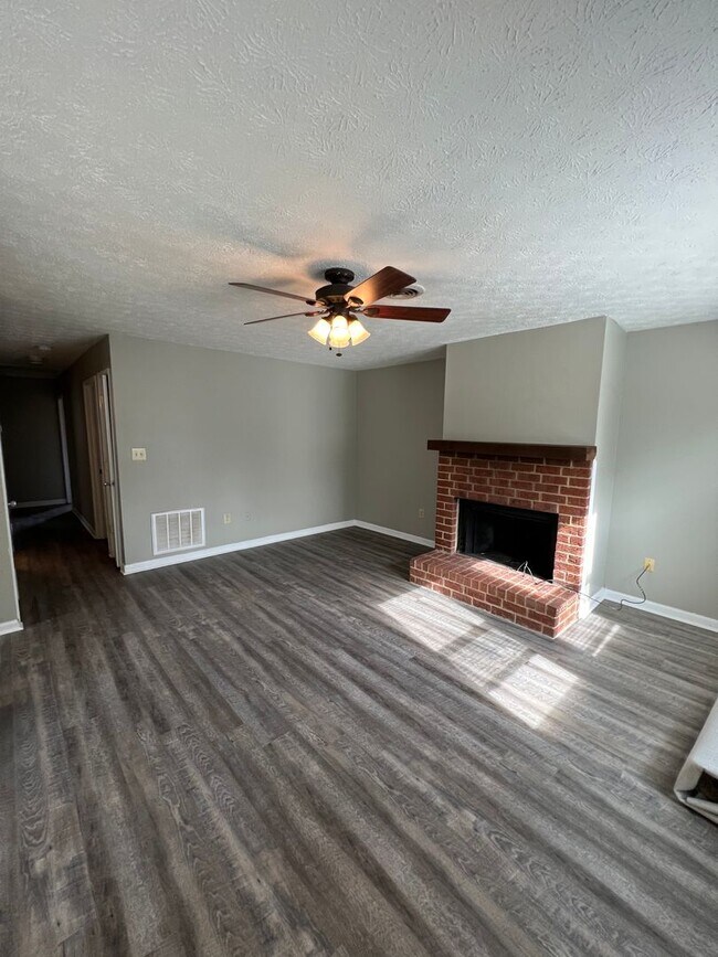 Building Photo - 1755-1757 Cedar Shoals Dr