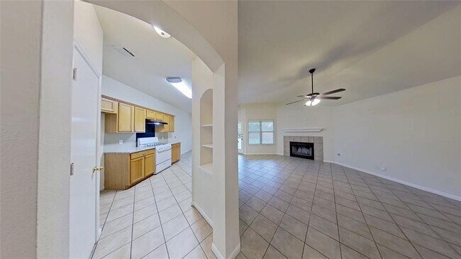 Building Photo - 903 Lantana Dr