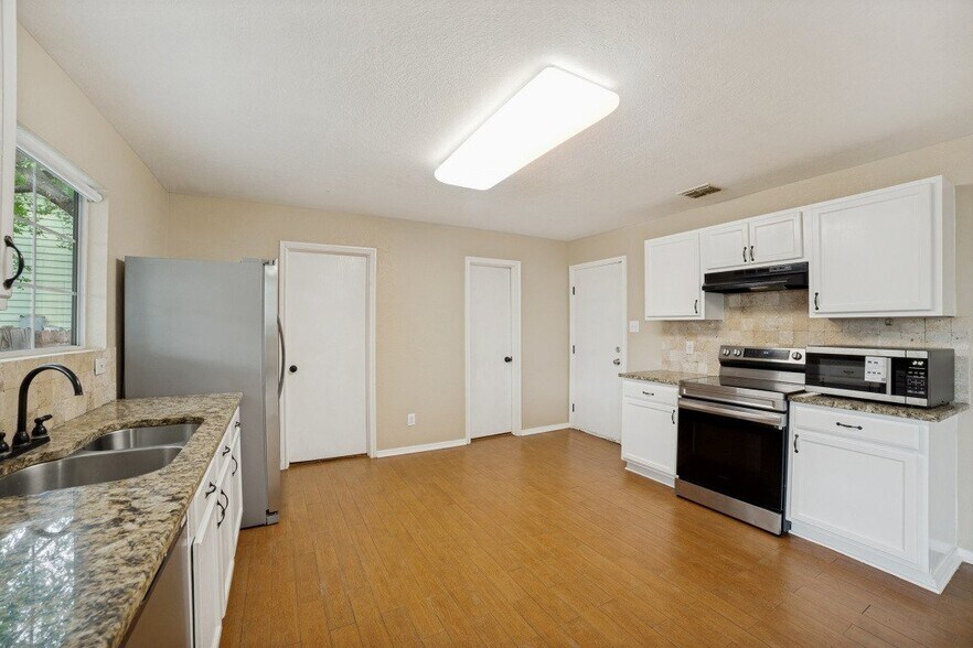Building Photo - 5426 Wincheap Dr