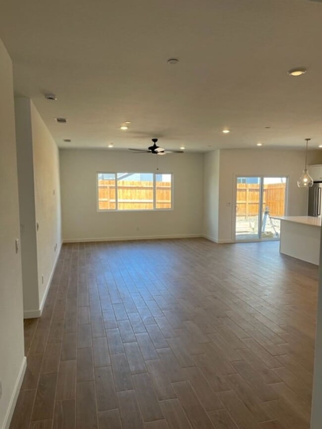 Building Photo - Coming Soon! Newer Lennar Home