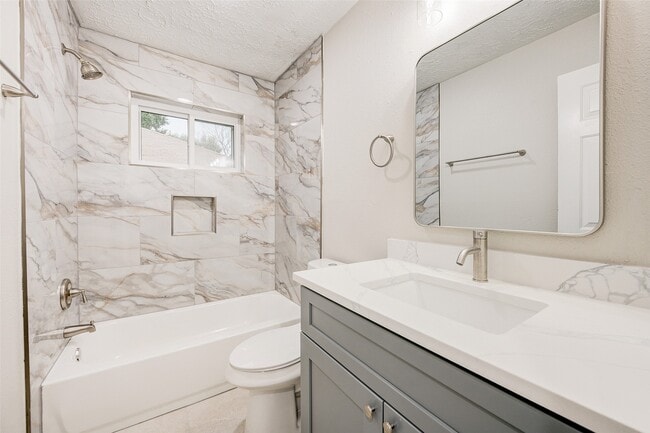 Building Photo - 1823 Grand Park Dr