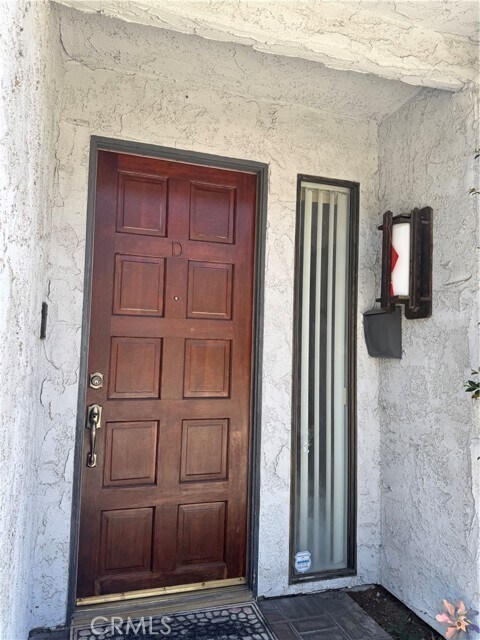 Building Photo - 996 W Huntington Dr